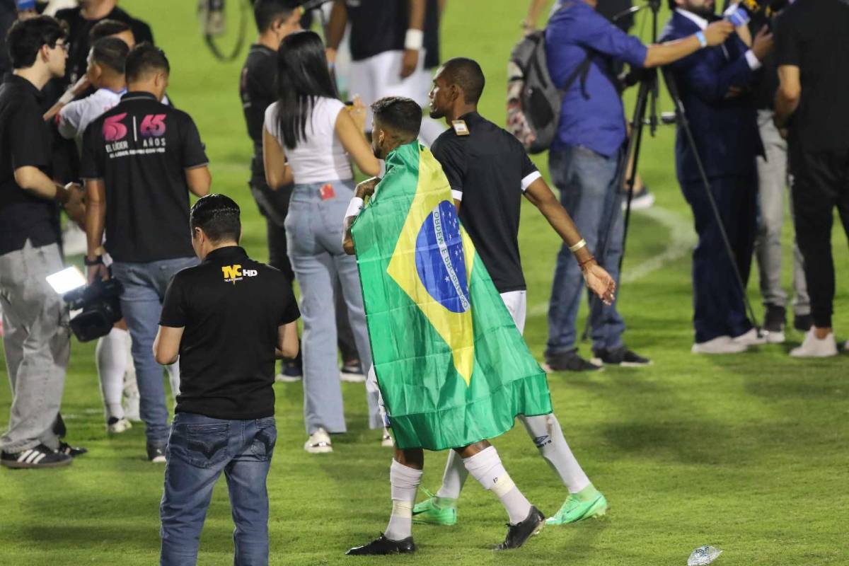 Bengtson levantó la 39: Así celebraron los jugadores de Olimpia el campeonato de Liga Nacional