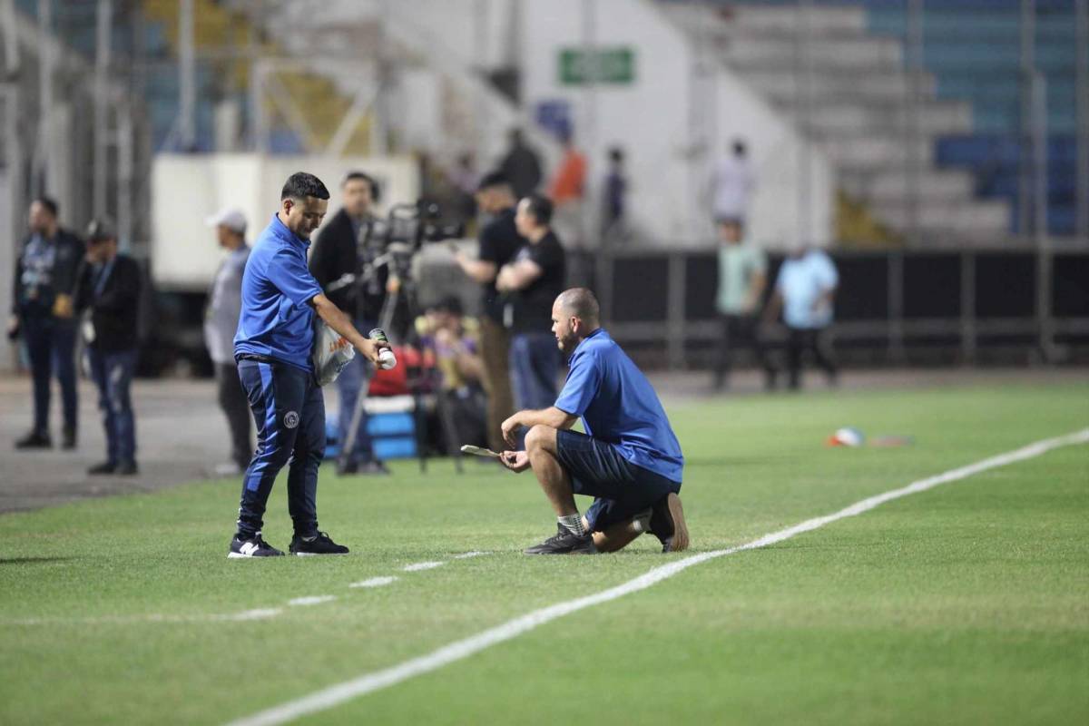 Penoso: Con sillas plásticas y arreglos de último minuto se jugará el Motagua vs Cincinnati