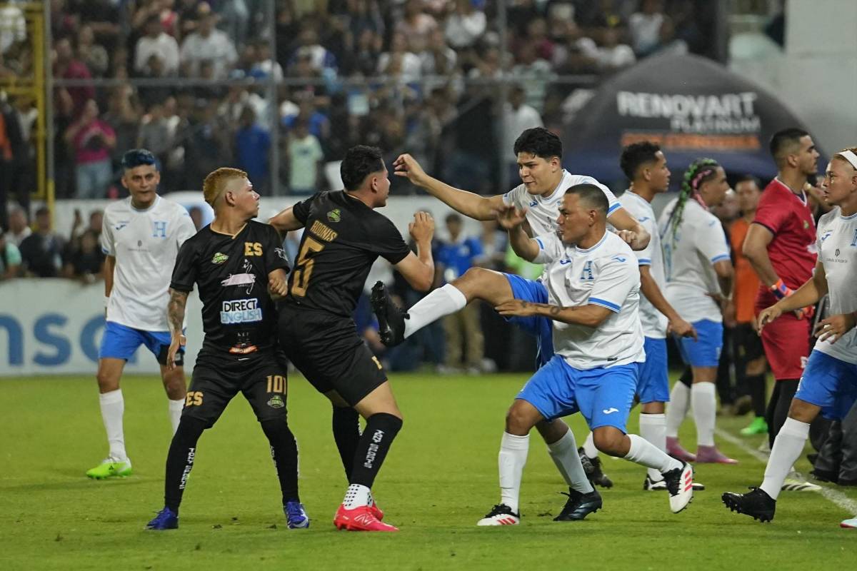 Jugadores se van a los golpes, inesperado héroe y Supremo celebró con Milagro Flores en partido de tiktokers