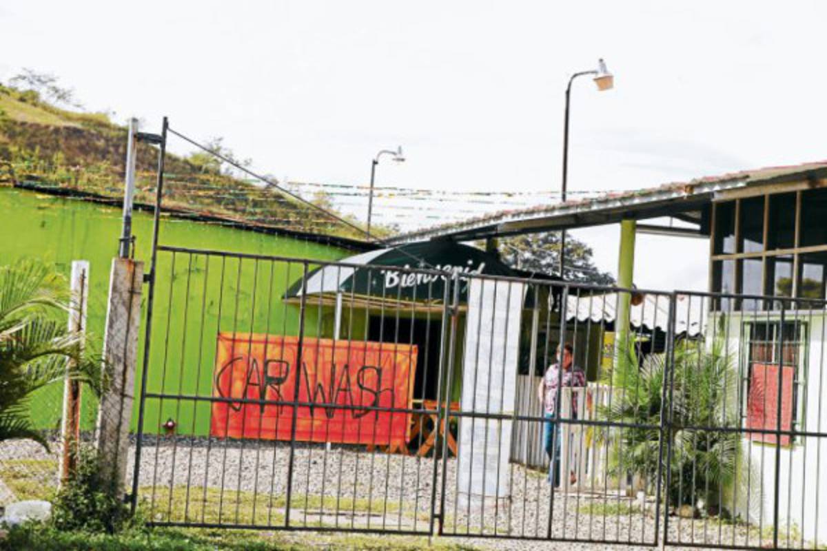 Acribillan a cinco hombres en discoteca