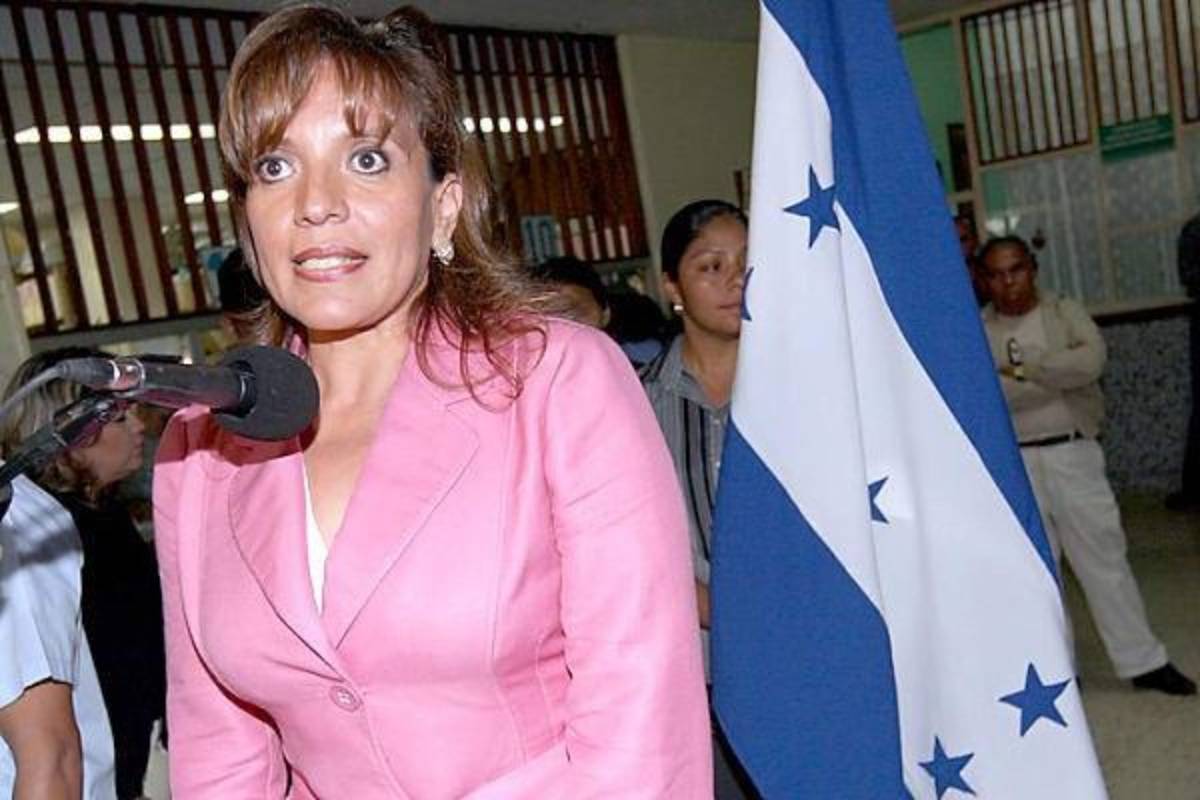 Diez fotos y diez datos de Xiomara Castro de Zelaya