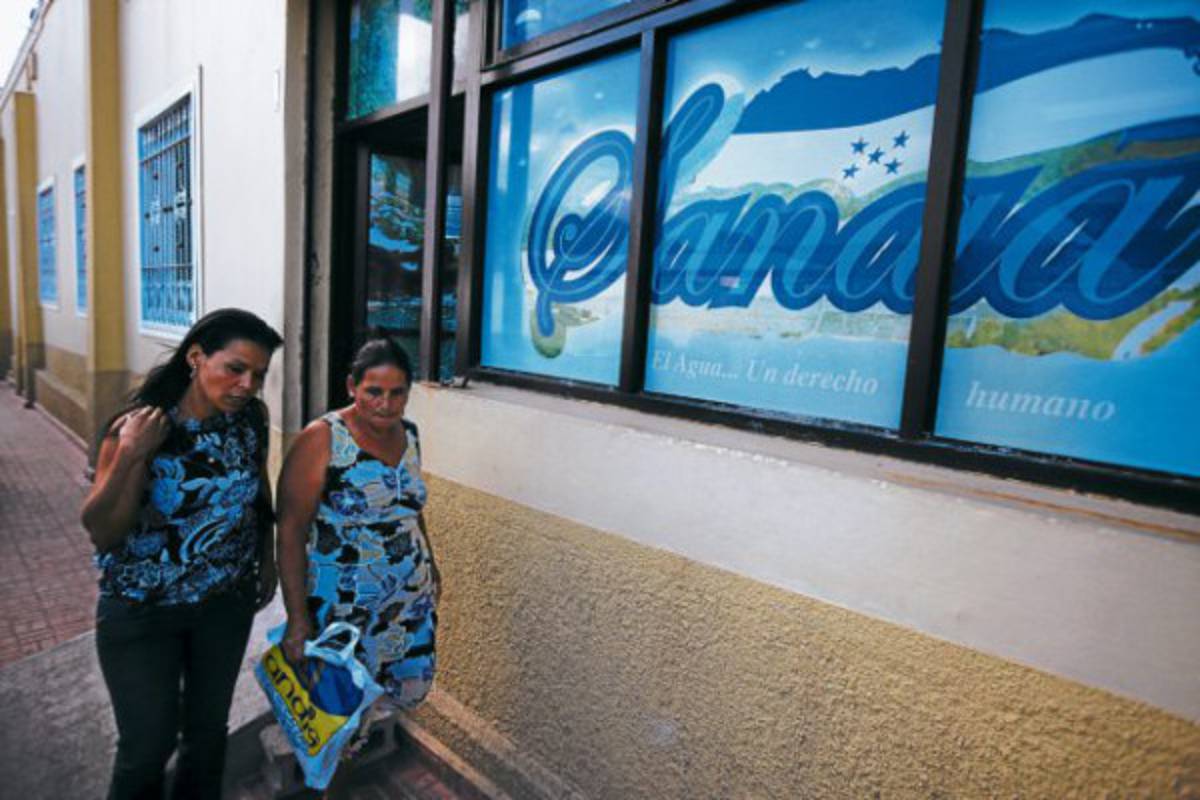 Aguas de San Miguel podría reemplazar al SANAA