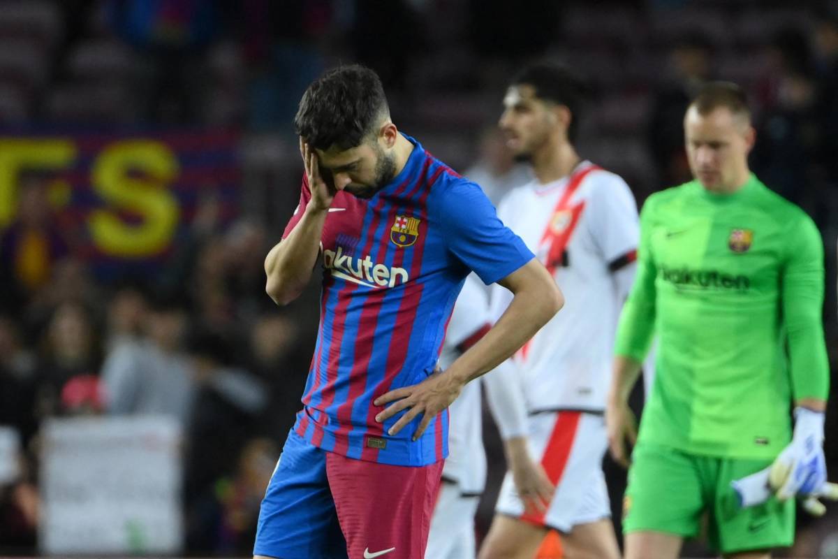 El Barcelona cae y deja la liga al alcance del Real Madrid