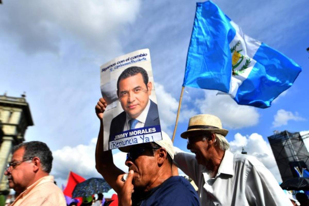 Guatemala: bajan pena a delito del que se acusa a presidente Jimmy Morales