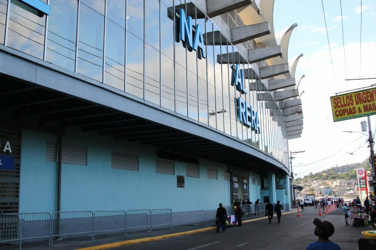 Olimpia vs Mixco: Lindas chicas, barra Ultra Fiel deslumbra y el ambiente en duelo de Copa Centroamericana