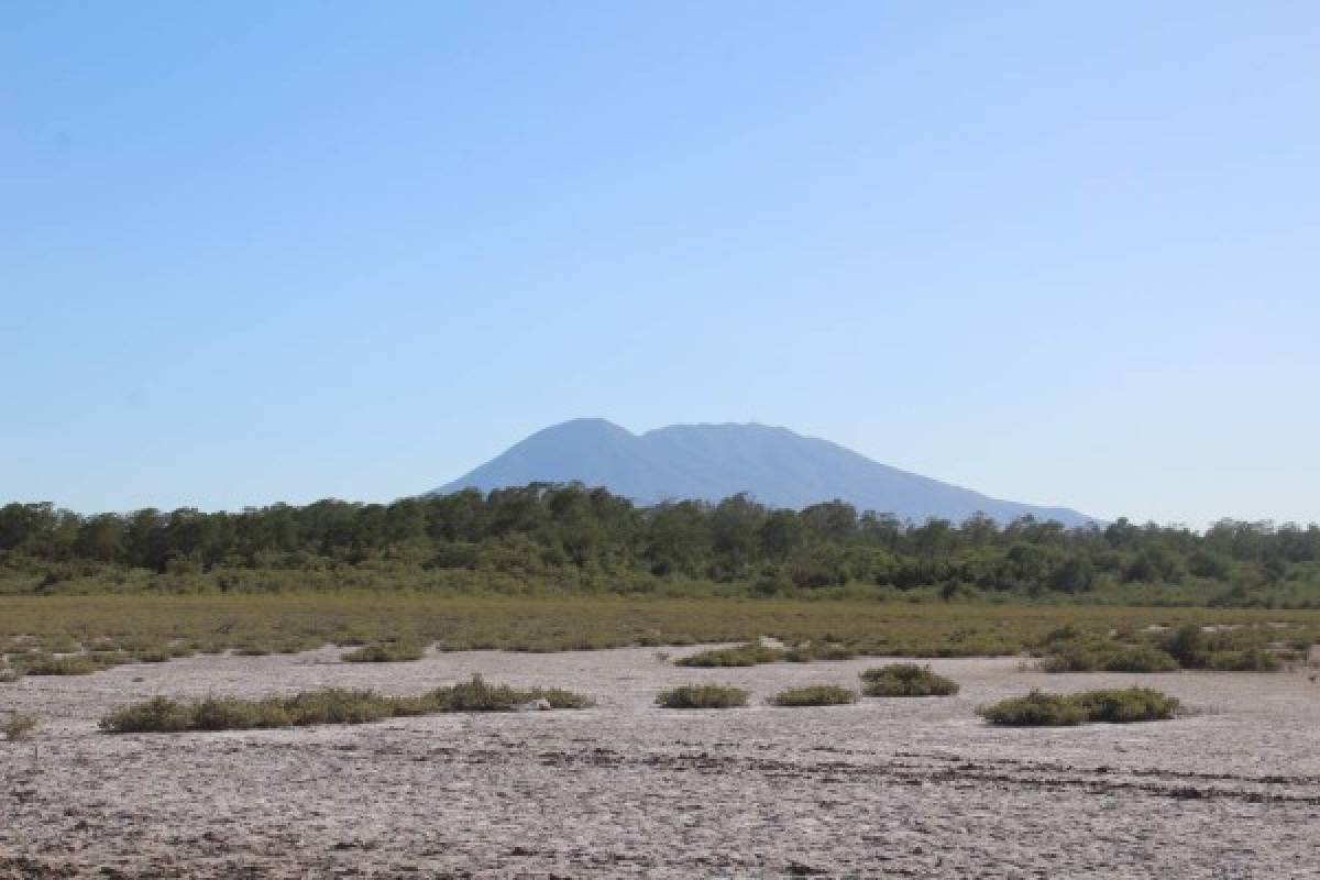 Por su cercanía con El Salvador, el embarcadero sirve de ruta para los hondureños que con sus lanchas se transportan hacia diferentes lugares del país vecino.