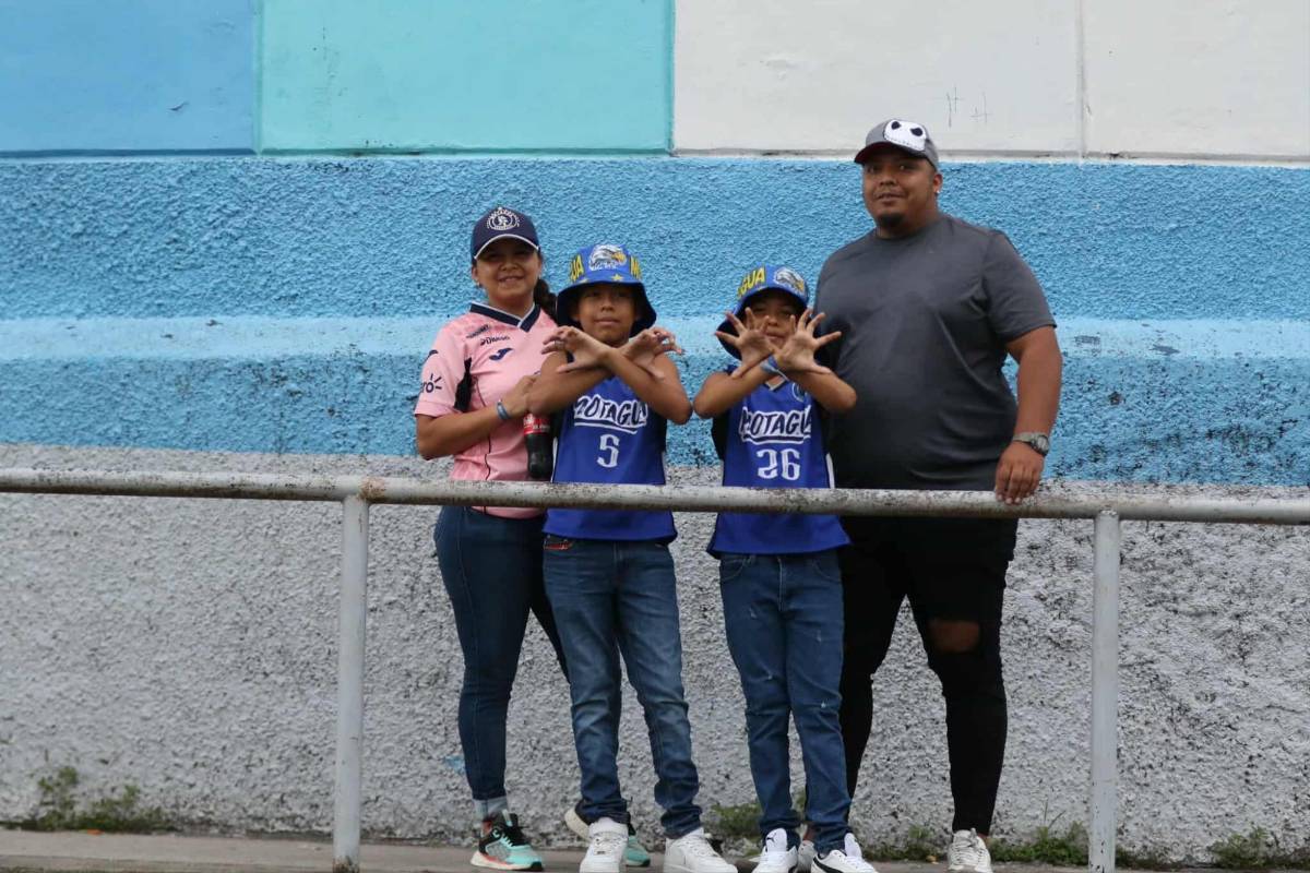 Infiltrados, fiesta de la revo y ambientazo en el Nacional previo al Motagua vs Alajuelense