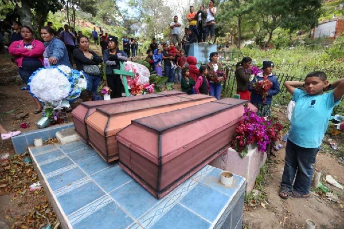 Con angustia, llanto y dolor son enterradas hermanas que murieron en masacre de El Hato