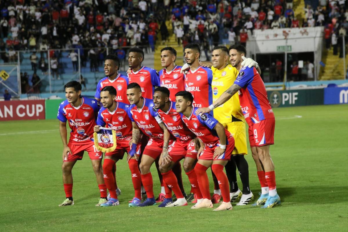 Debut en Olimpia, bronca de Xelajú, lo que hizo Nasralla y fiesta por la clasificación en Concacaf