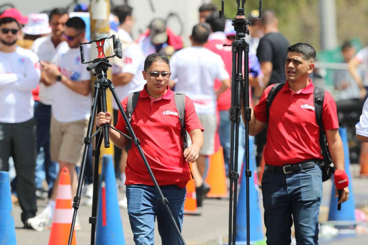 Recibimiento hostil, jugadores llegan de civil y fiesta olimpista previo a final ante Real España