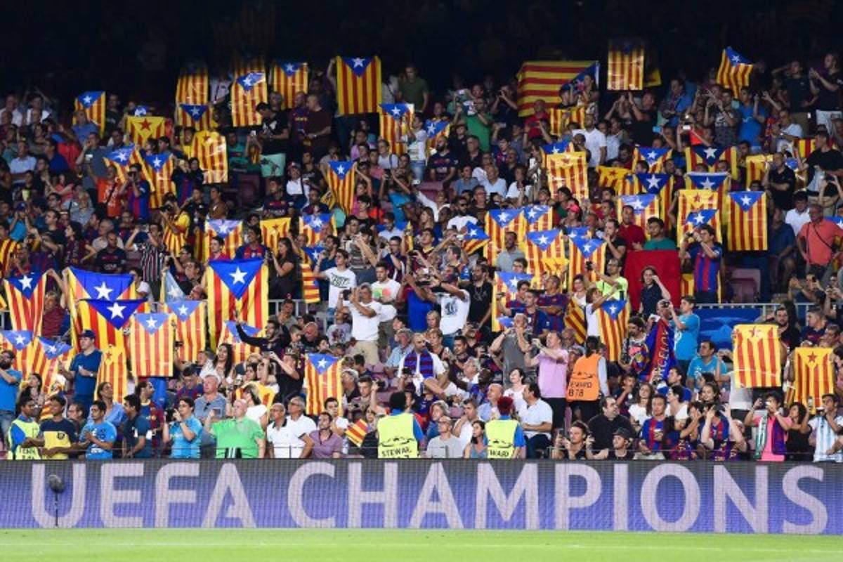 El Barça se expone a nuevas sanciones por banderas independentistas en el Camp Nou