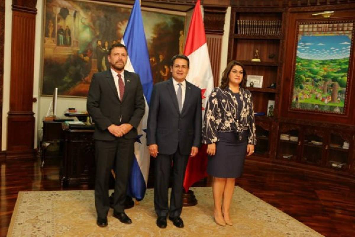 Embajadores de Canadá, Nicaragua, Egipto y Reino Unido presentan cartas credenciales al presidente Juan Orlando Hernández