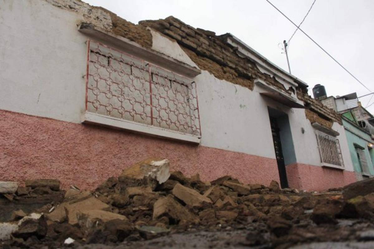 Dos muertos por sismo de 6.9 grados que sacudió Guatemala y sur de México