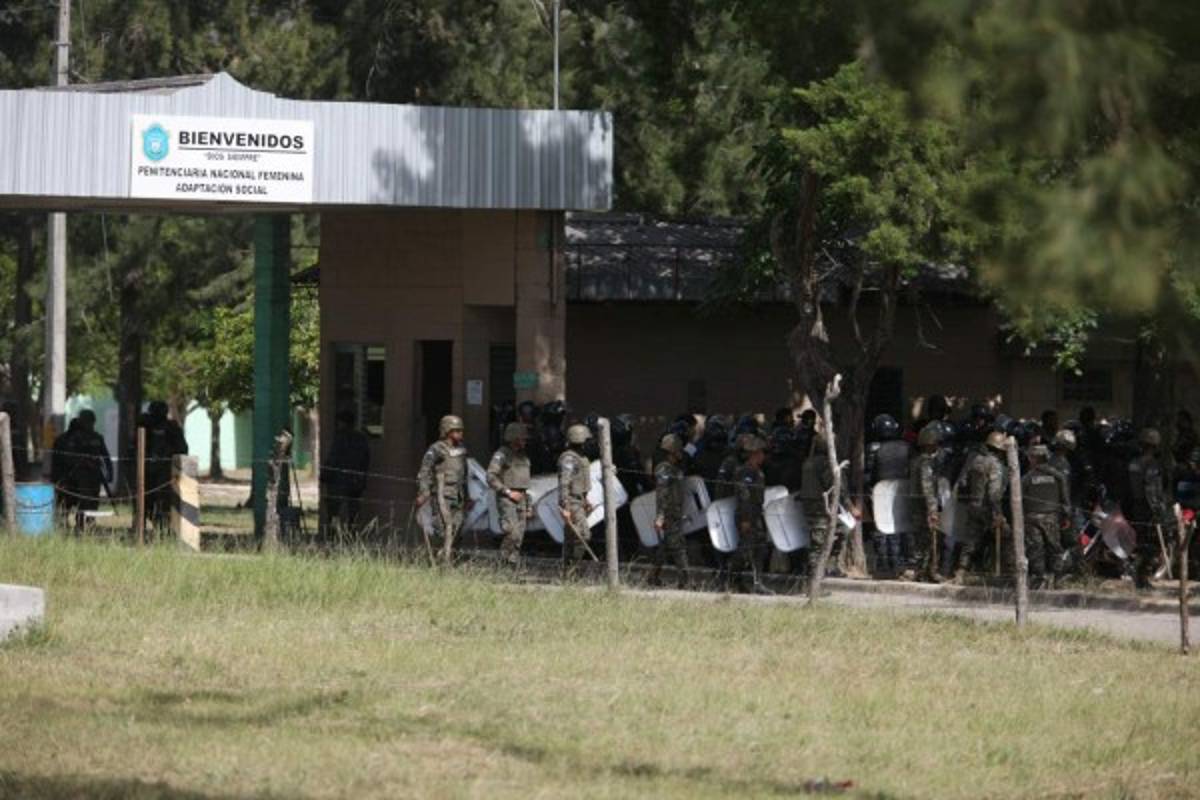 Contrataciones amañadas hay en centros de detención de menores