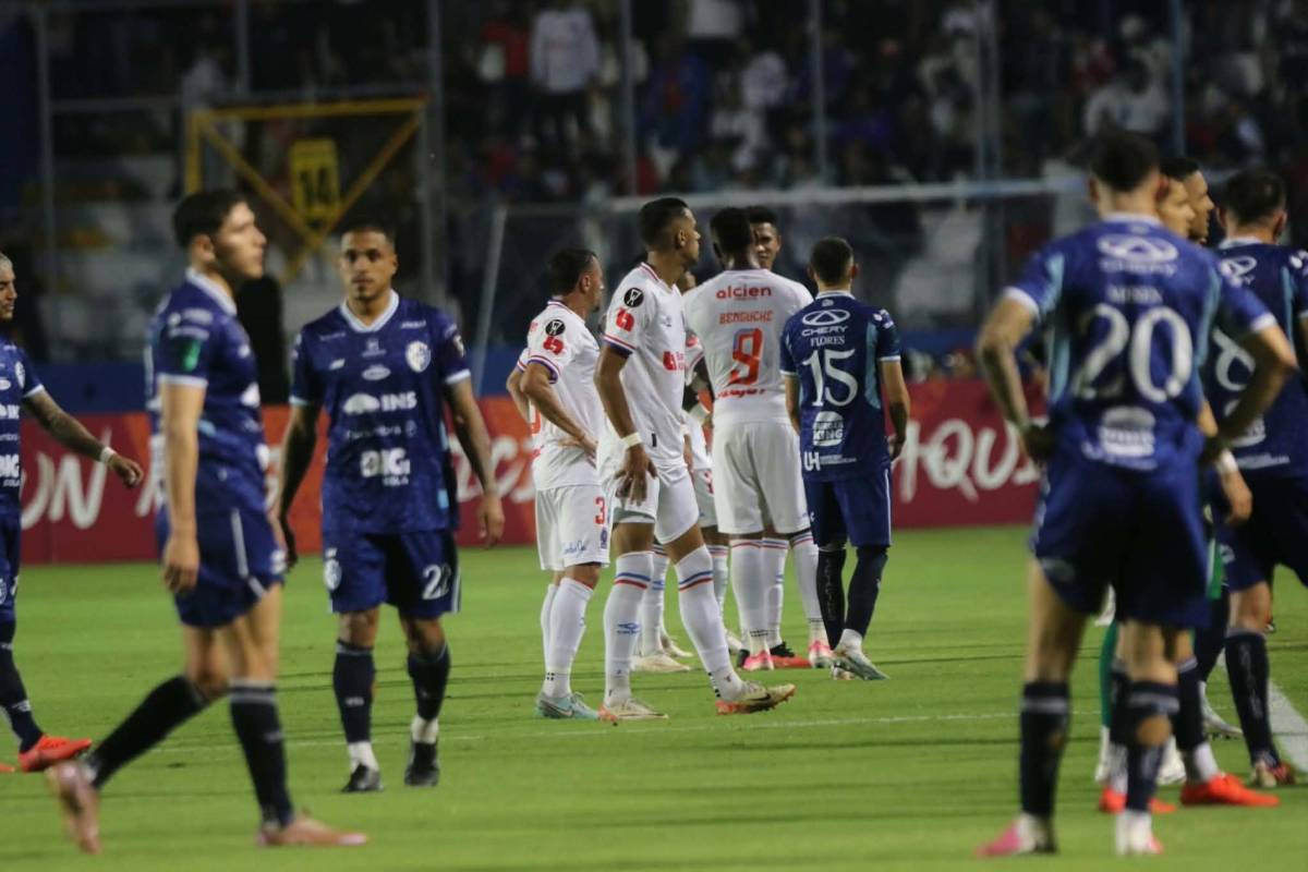Tristeza de Olimpia, jugador de Cartaginés se burla de la Ultra, leyenda presente y villano en Concacaf