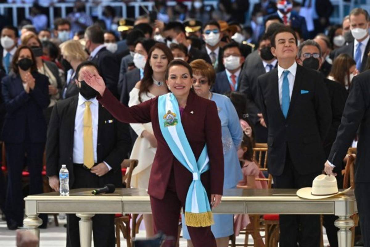Las imágenes más emotivas de Xiomara Castro como la nueva presidenta de Honduras
