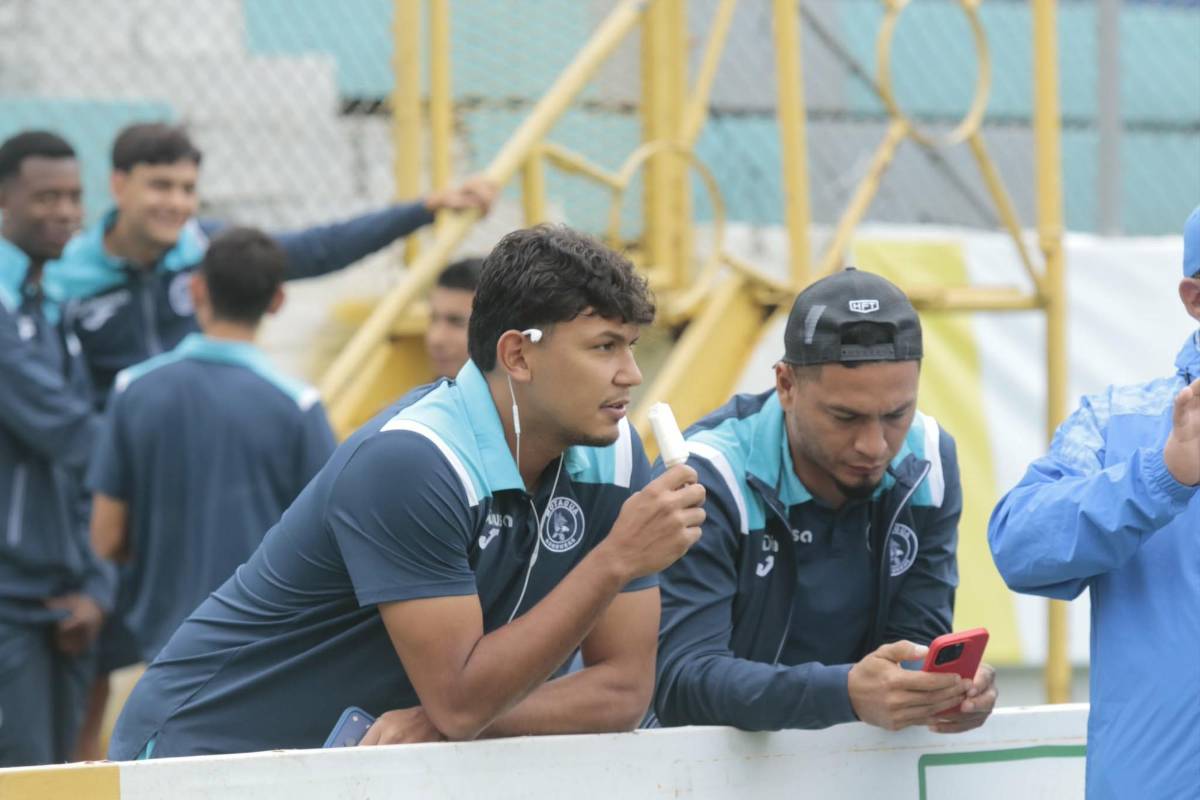 Periodista enamora, argentino sorprende, pleito de aficionados y héroe de Real España ante Motagua