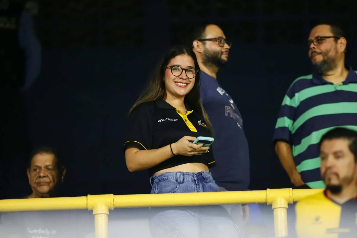 Nuevo DT de Real España presente, linda colocha deslumbra y lo que hizo Javier López en Motagua
