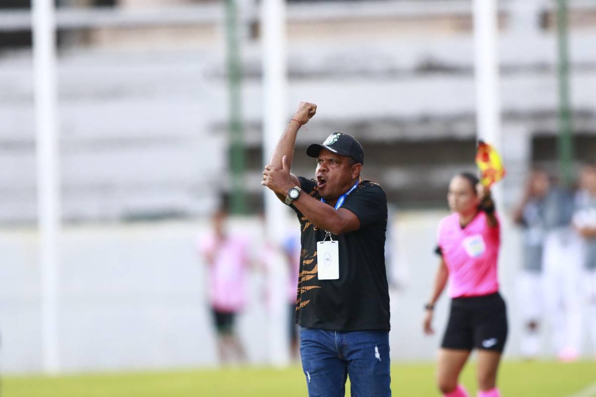 Tiktoker se roba las miradas, belleza y eufórica celebración en el Excélsior en triunfo de Platense