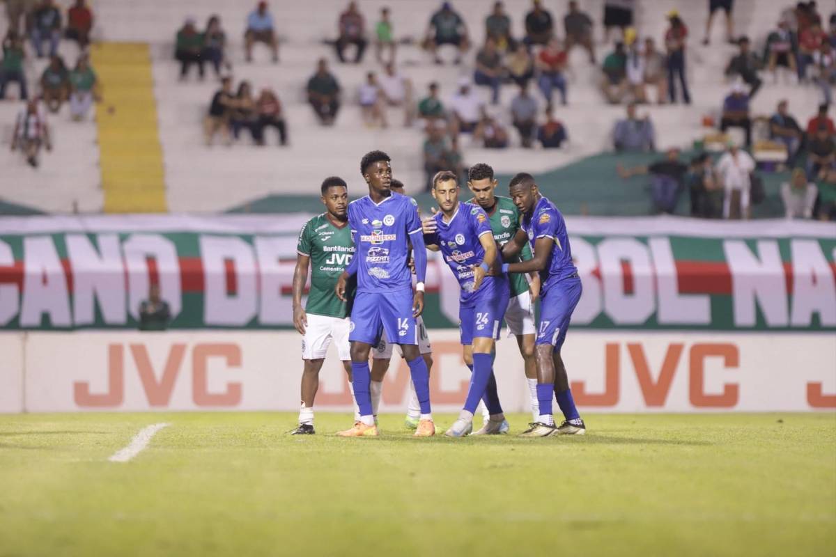 Jugadores del Marathón reciben fuerte ataque tras ser eliminados: Así quedaron sus vehículos