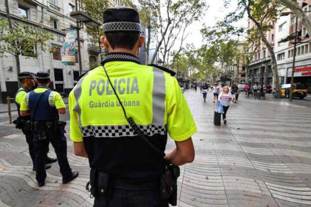 Terroristas abatidos en Barcelona llevaban falsos cinturones explosivos