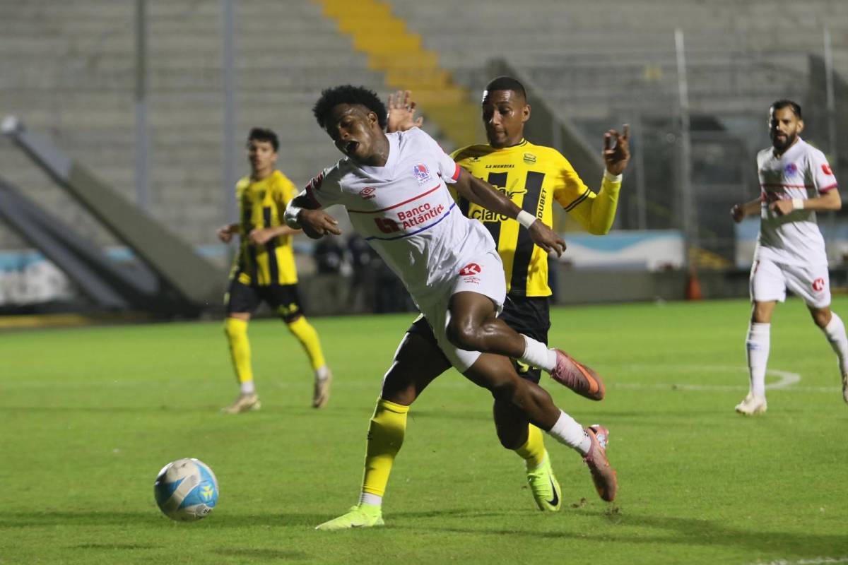 Goles, celebraciones, ambiente y jugadas: imágenes del clásico moderno