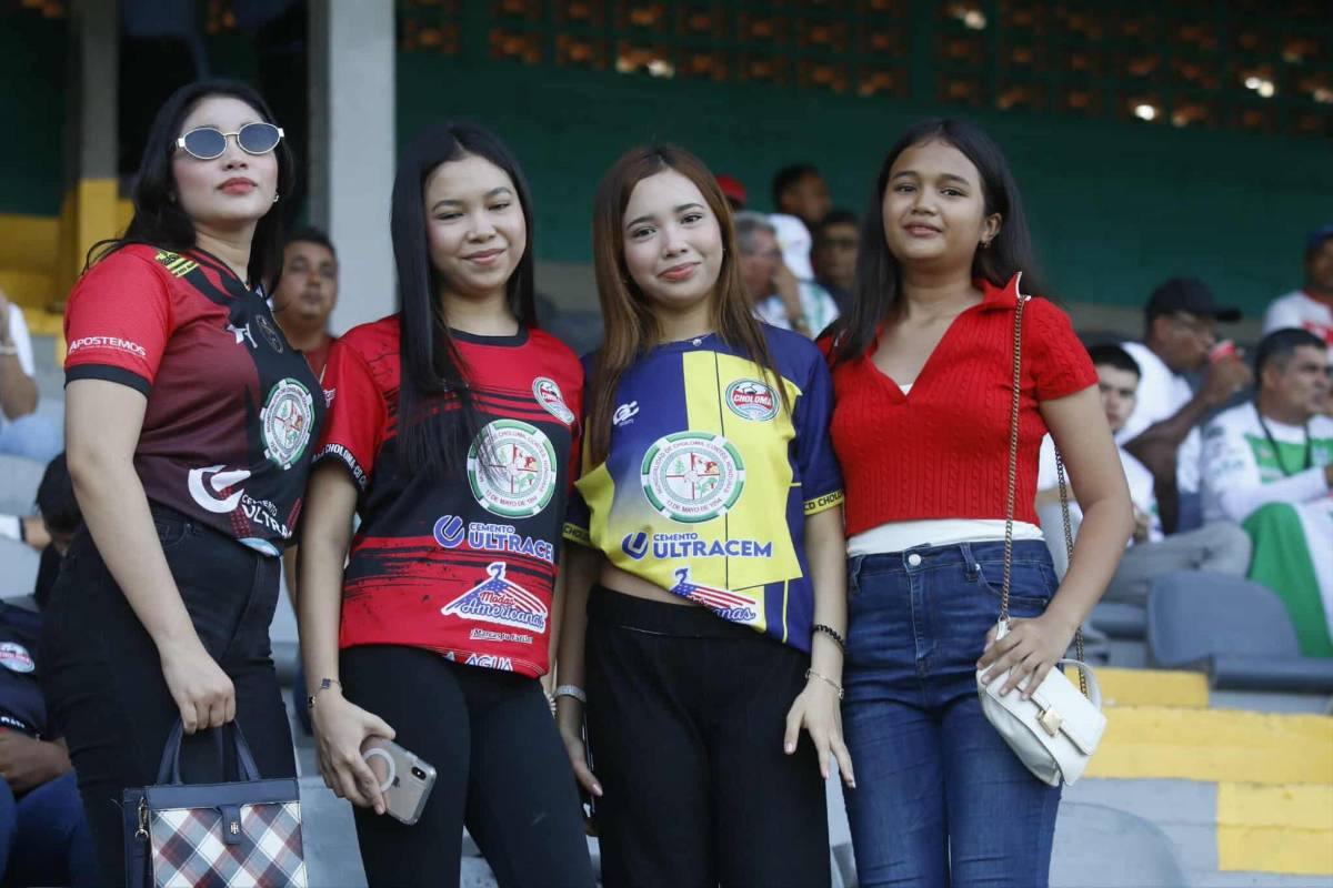 Pomponera de los tiktokers sorprende: El ambiente previo al partido entre Platense y CD Choloma