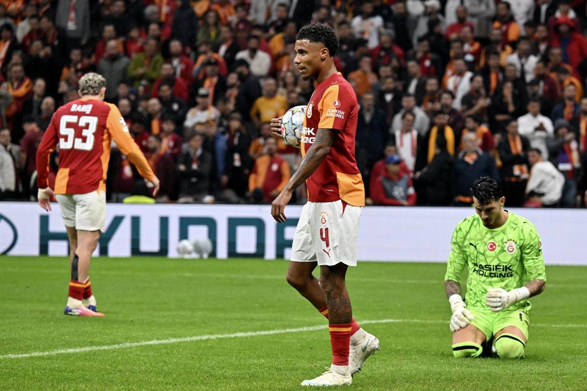 Polémica por gol anulado a Galatasaray, pancartas en el estadio y se disculpa con Lamine