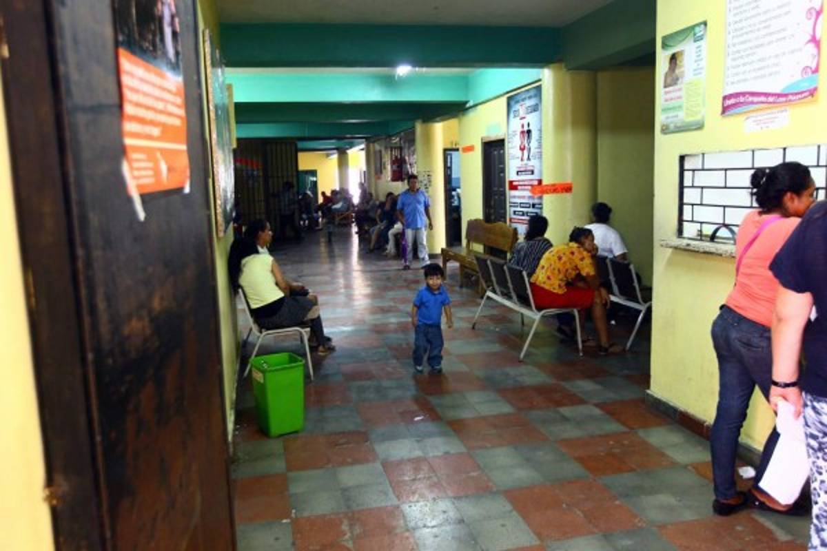 Servicios especializados ofrecen en centros de salud de la capital