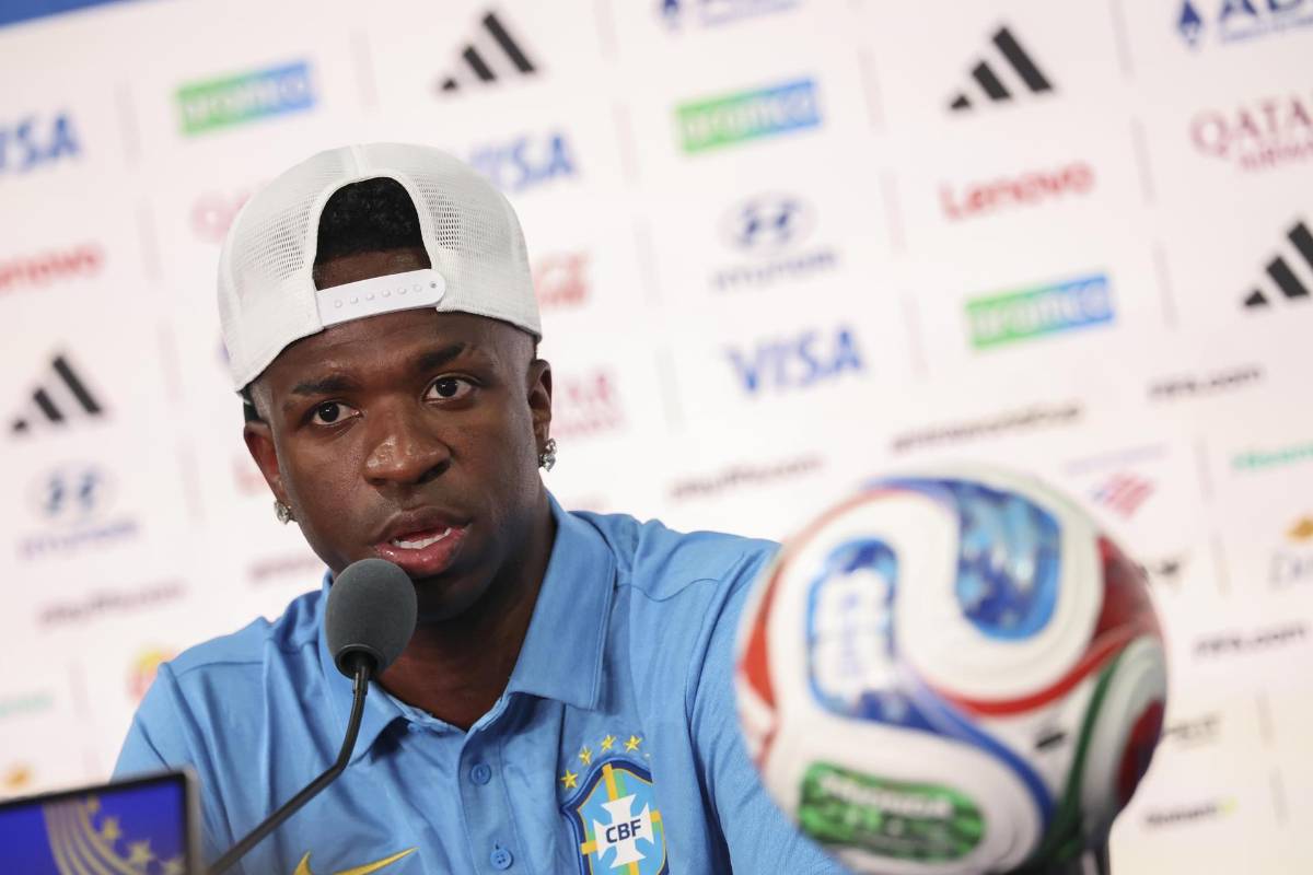 La reacción de la FIFA luego que jugadores pidieron declarar en español en el Mundial