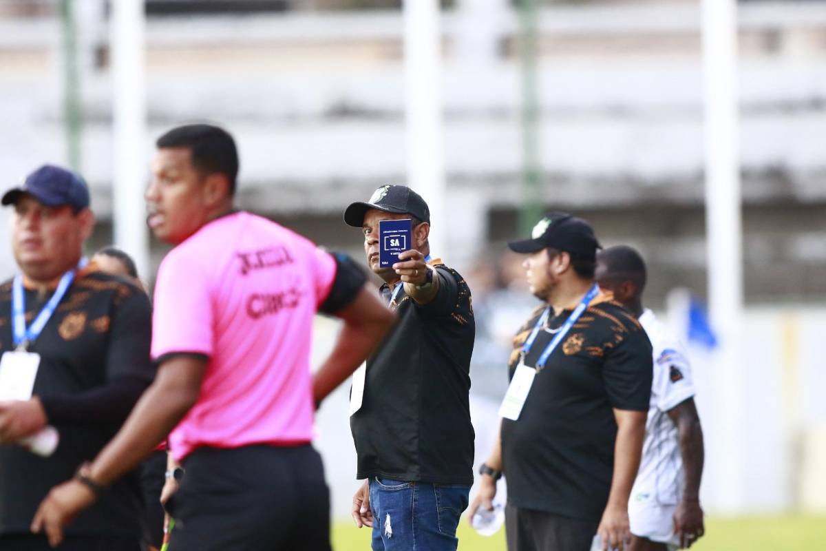 Tiktoker se roba las miradas, belleza y eufórica celebración en el Excélsior en triunfo de Platense