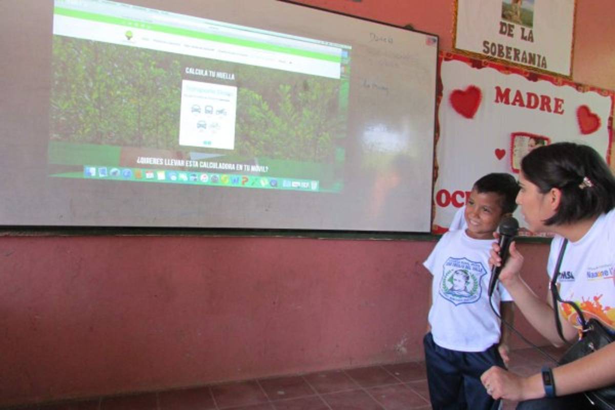 Estudiantes aprenden sobre el CO2 de la mano de PEMSA/Nacaome II