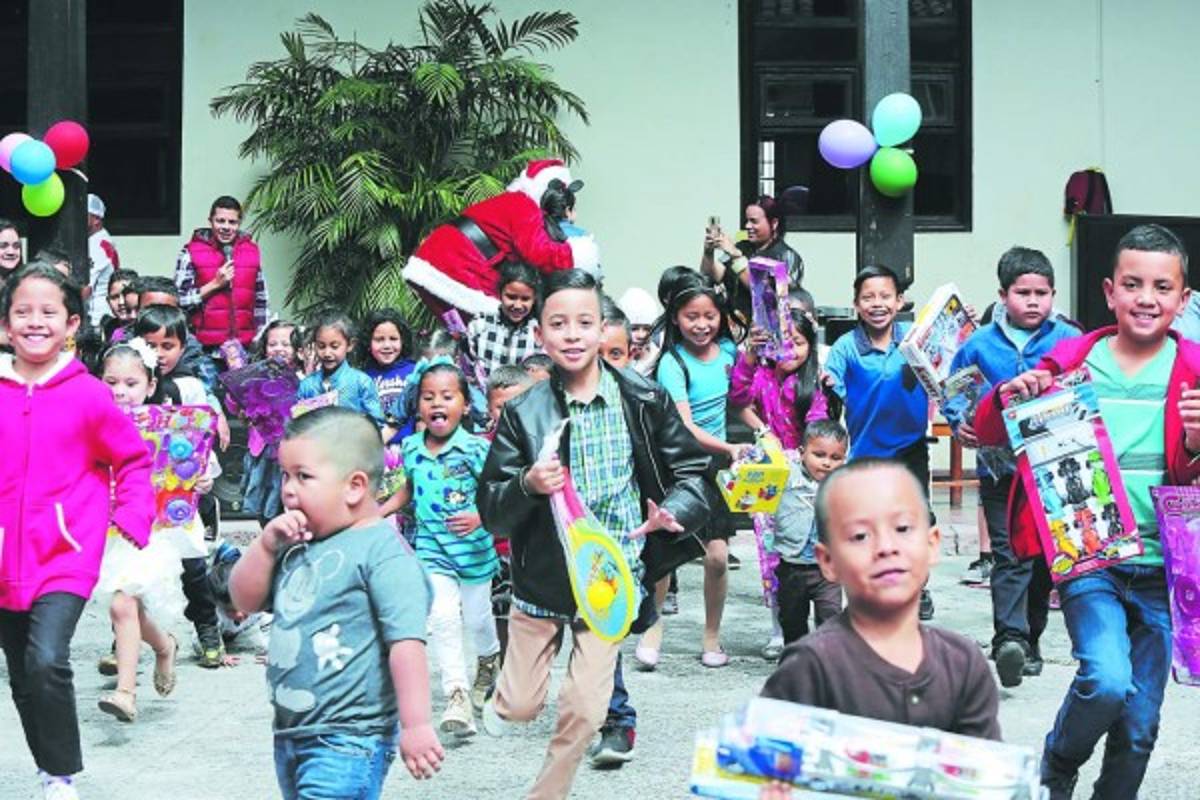 Nueve años de llevarles alegrías y sorpresas