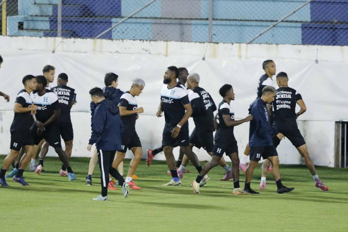 Jugador llegó con bolso de lujo, insólito impase en el estadio y ausencias en entreno de Honduras