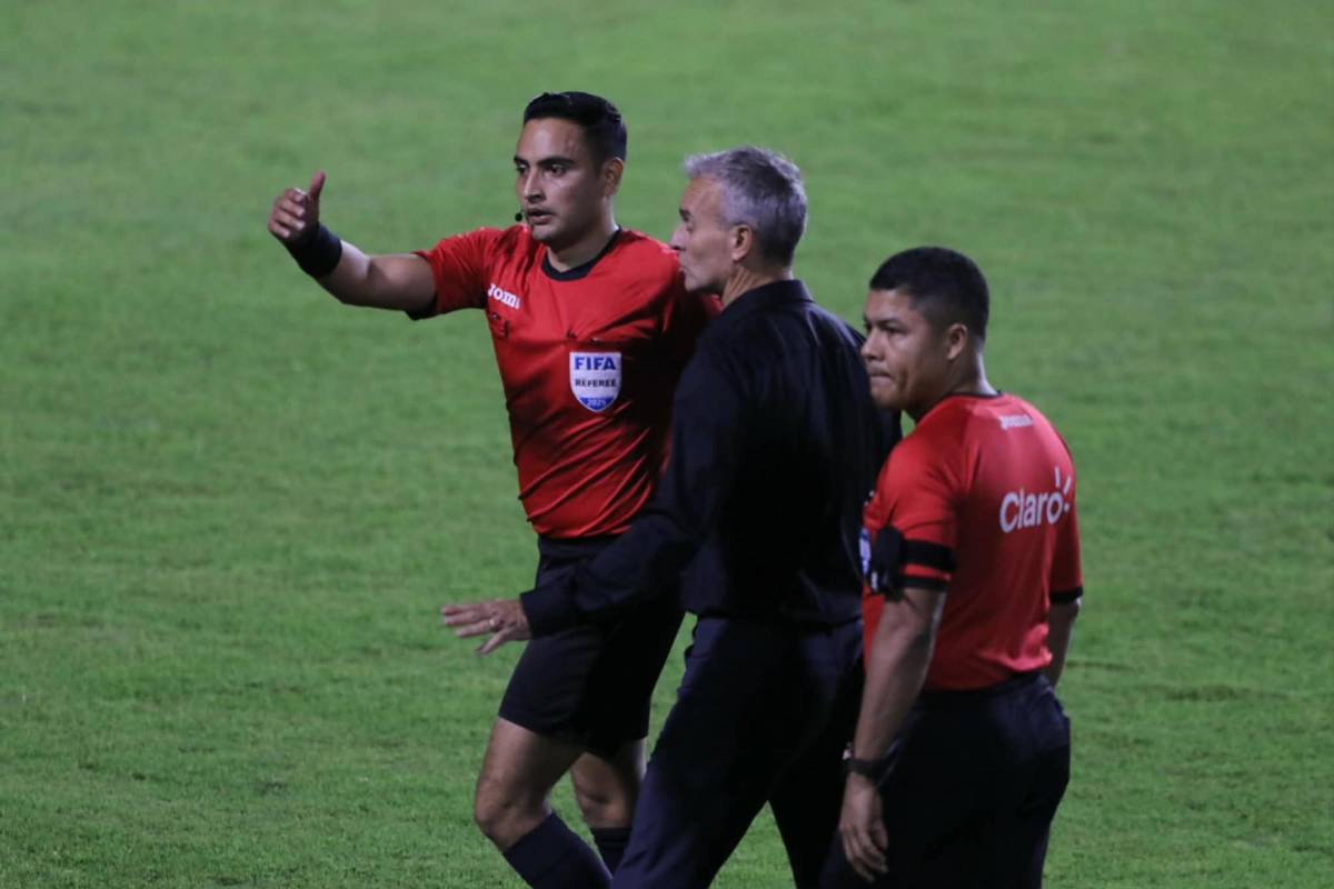 Pelea entre jugadores, insólita interrupción, gol de Puskas y Olimpia celebra título ante Marathón