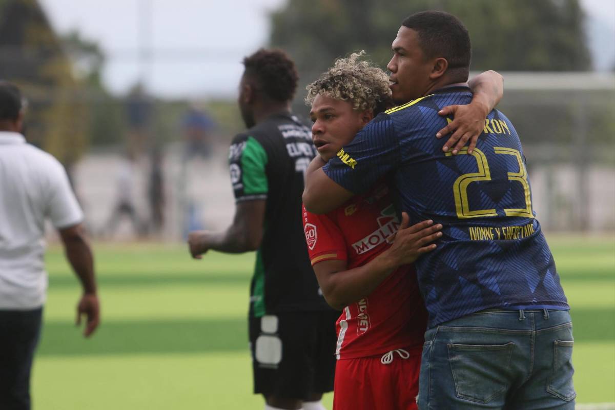 Las tristes y dolorosas imágenes de jugadores de Real Sociedad tras el descenso de Liga Nacional