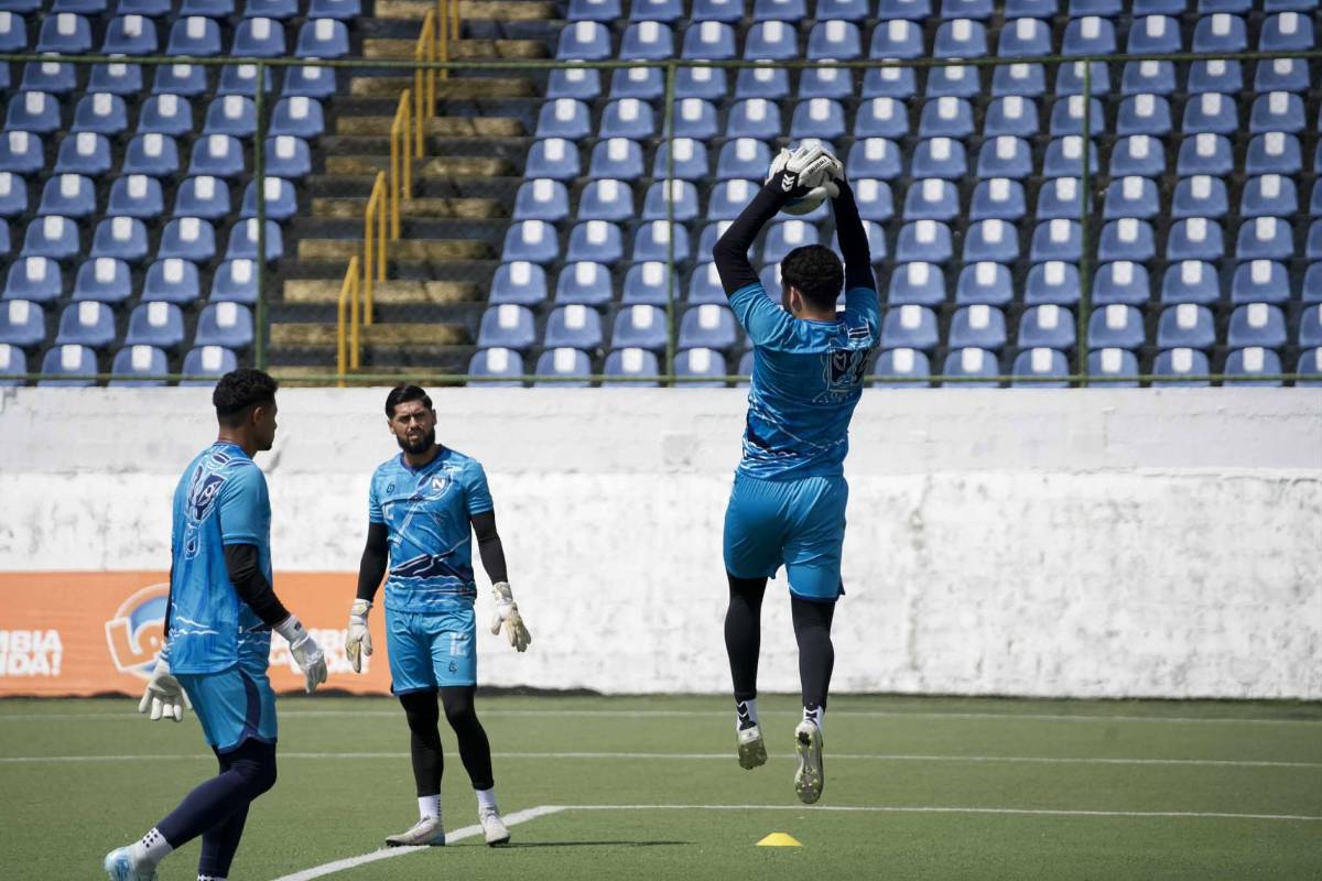 Técnico de Nicaragua peleó con periodista y así fue el último entreno previo a jugar ante Honduras