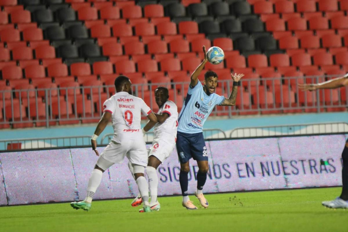 Bellas chicas, show de la Ultra Fiel, reconocimiento a figuras del Olimpia y los nuevos fichajes