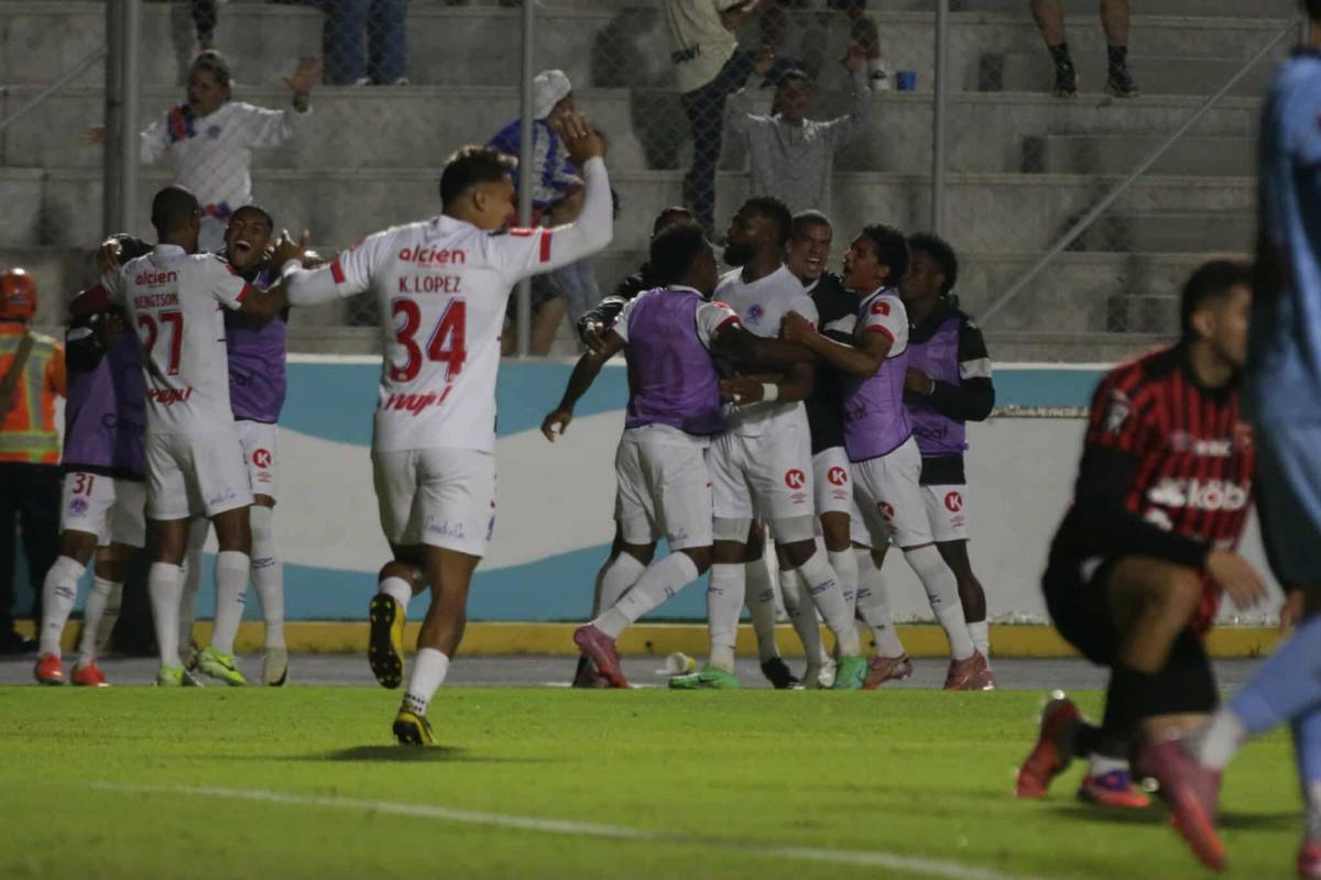 Amargura de Olimpia, villanos del partido y alegría de Alajuelense tras clasificar a final de Copa Centroamericana