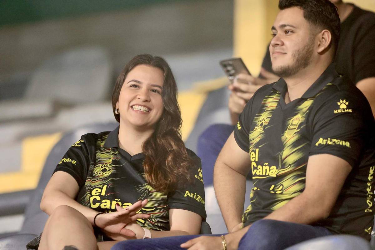 Las bellas chicas que engalanaron triangular entre Real España y Olimpia