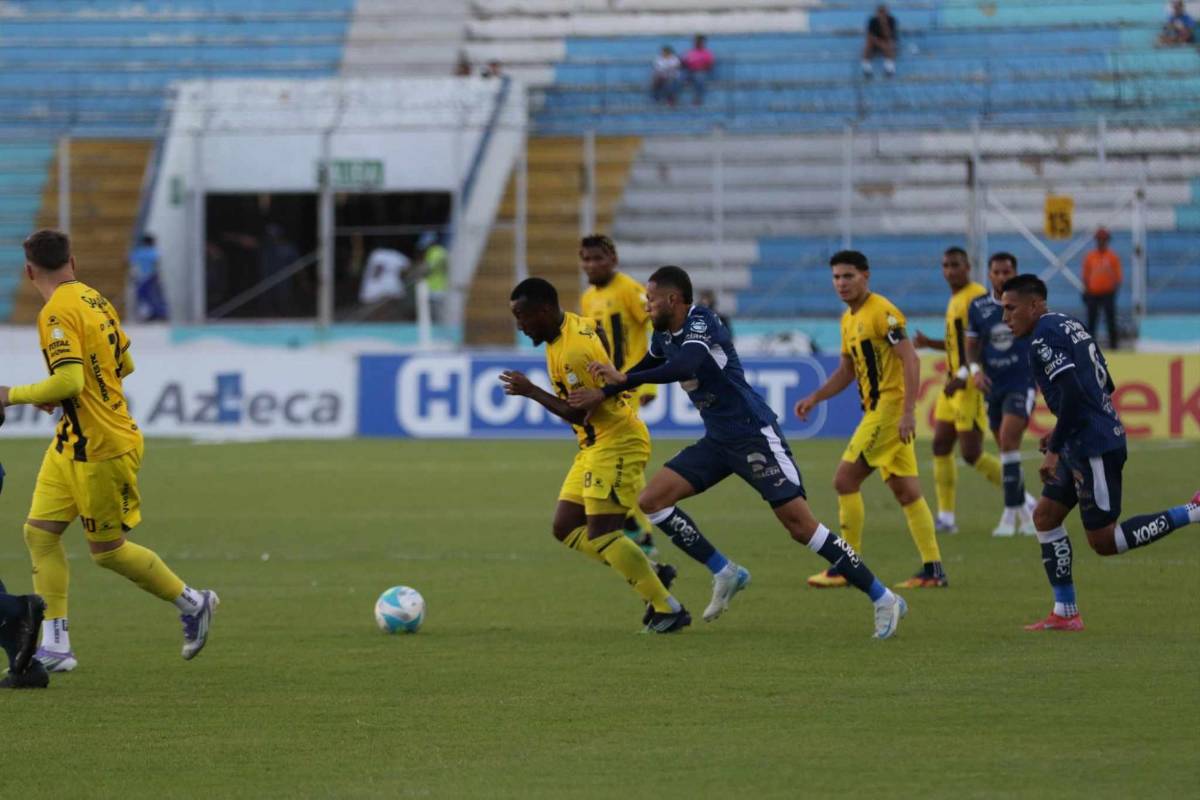 DT de Honduras vigila, esposa de exjugador sorprende y Motagua amarga a Real España
