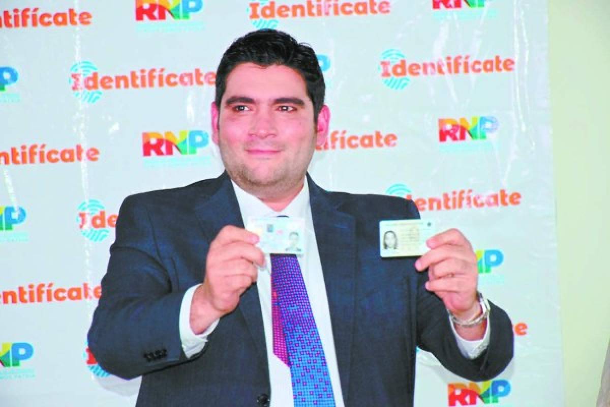 En Holanda o Francia elaborarán la nueva tarjeta de identidad