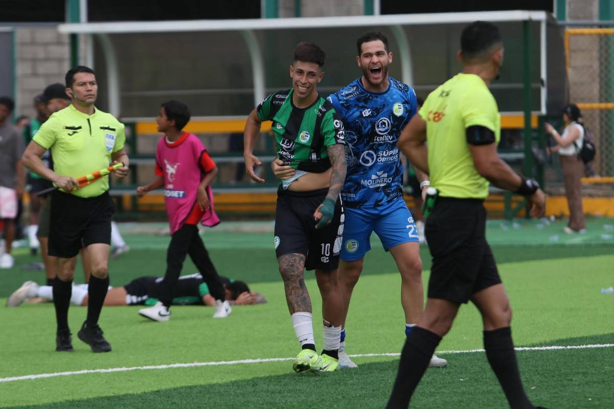 Beso romántico y lágrimas de emoción: Juticalpa celebró la permanencia en Liga Nacional