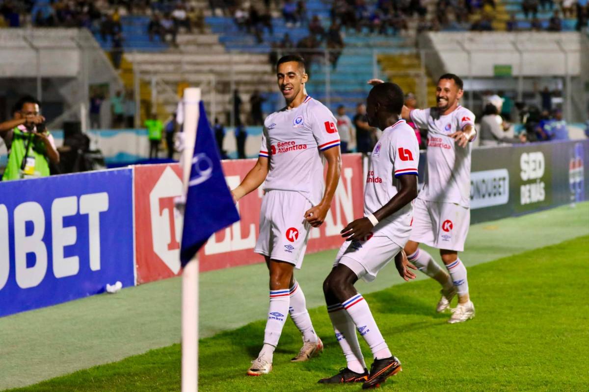 Olimpia liquidó a Motagua: Así fue la celebración del león tras ganar la Supercopa de Honduras