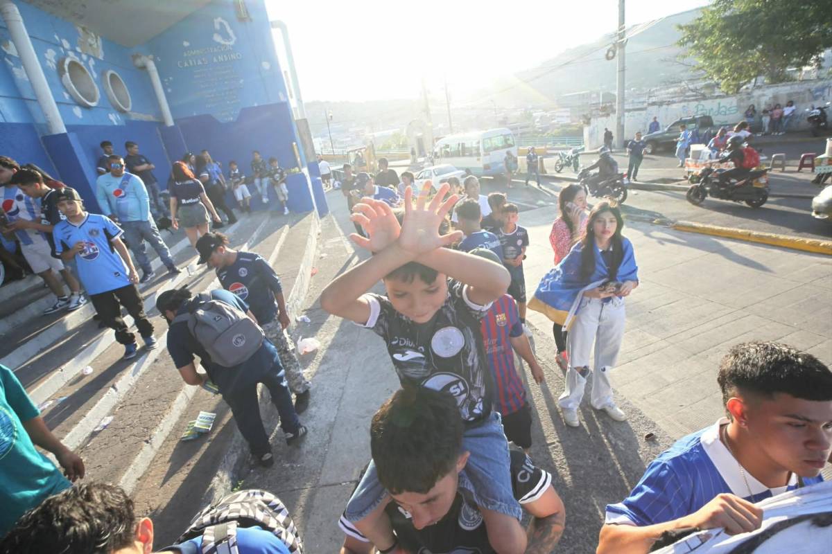 Fiesta total en el Estadio Nacional: Afición de Motagua celebra su 98 aniversario