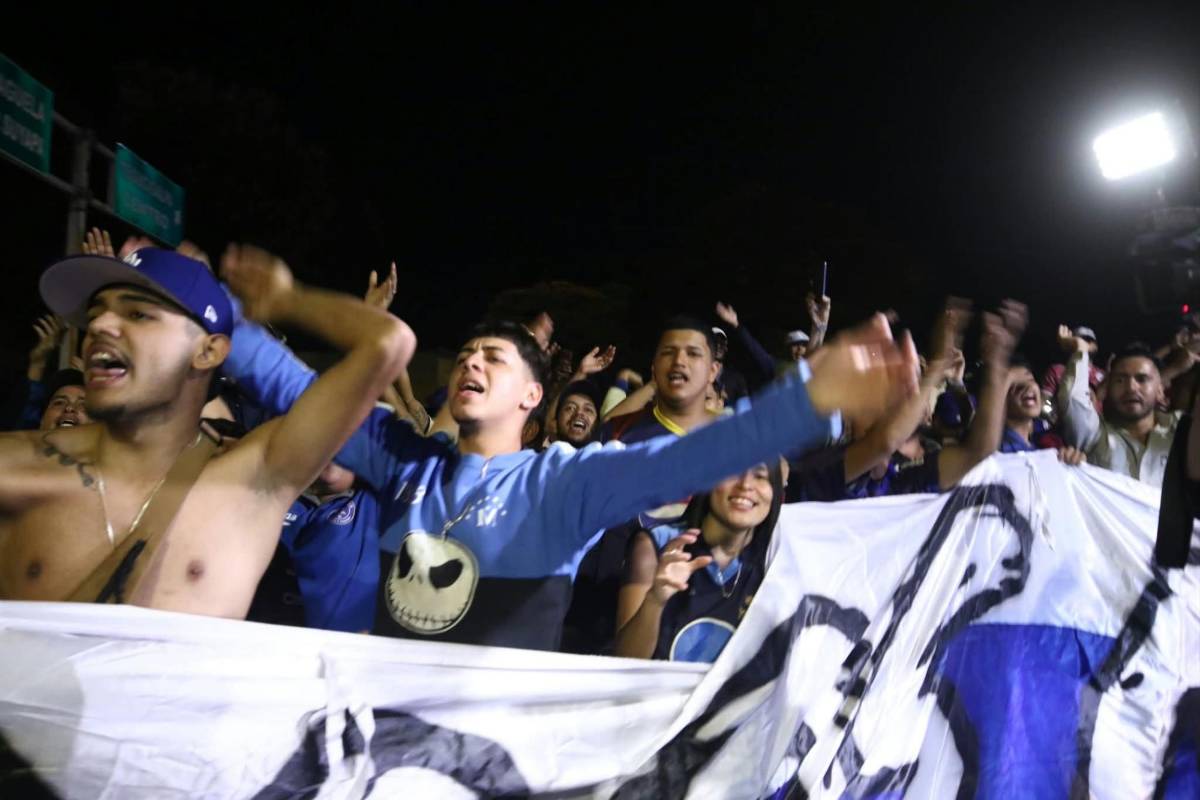 La Revo sorprende a Motagua y el DT Javier López enloquece: Furor de Copa Centroamericana