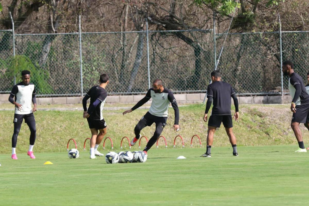 Nuevo fichaje del Olimpia presente, lesión de Menjivar y lo que hizo el chelito en el entreno Nuevo fichaje del Olimpia presente, lesión de Menjivar y lo que hizo el chelito en el entreno