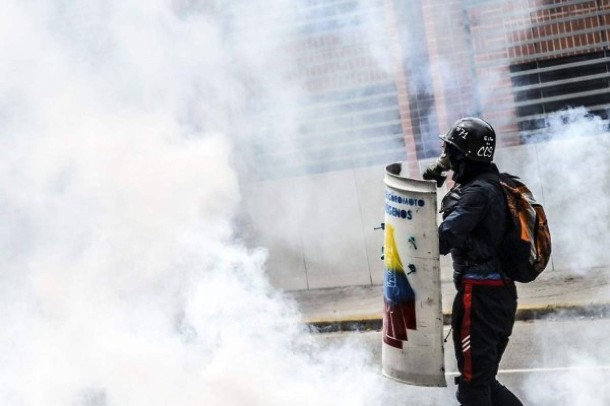 Maduro denunciará ante el Papa 'uso de niños' en actos violentos en Venezuela 