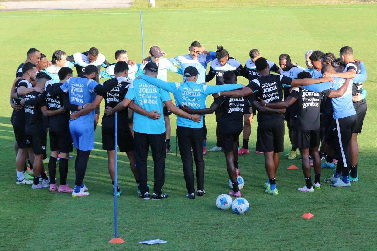 Recibimiento a Yio y jugador es baja: Así fue el entreno de la Selección de Honduras