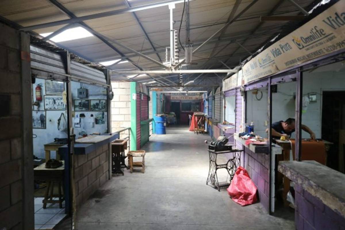 De 237 locales del mercado Séptima Avenida solo 90 subsisten abiertos